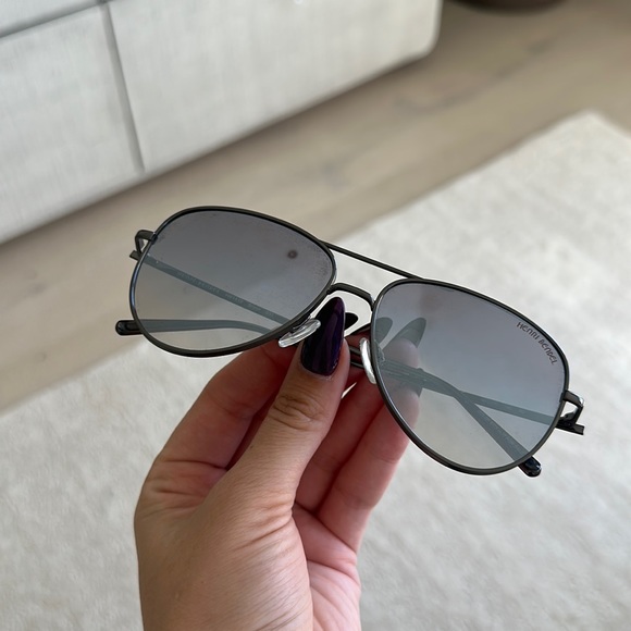 henri bendel Accessories - Henri Bendel sunglasses